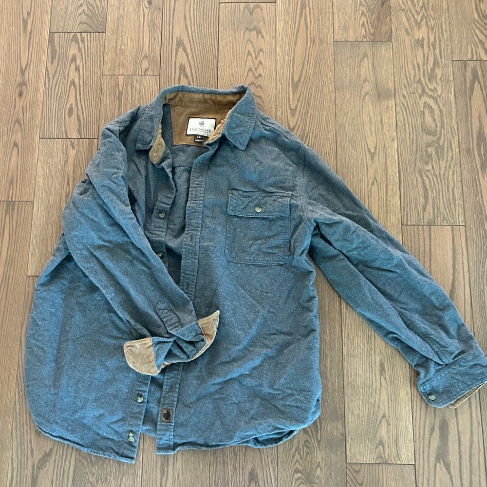 Legendary white tails shirt // grey looks blue in picture